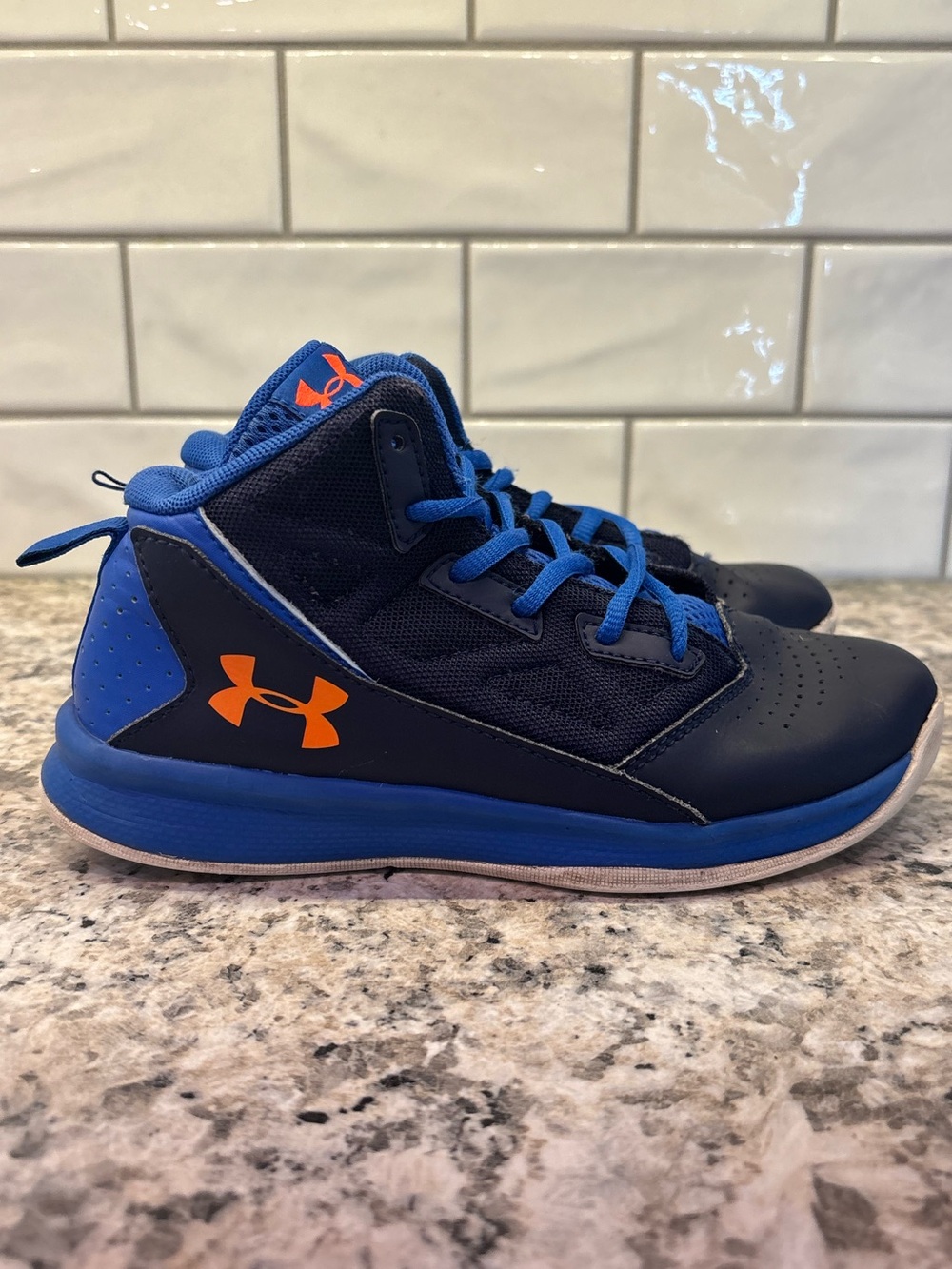 Under Armour Boys Basketball High Top Shoes Blue Orange Size 2Y